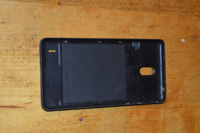 Nokia 1 Plus takakansi