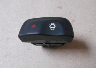 Keskuslukituksen kytkin Renault 841242B. Megane Scenic
