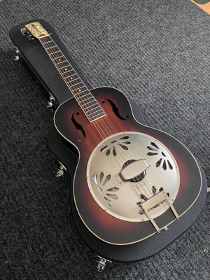 Gretsch G9241 Alligator Biscuit A/E resonaattori + laukku