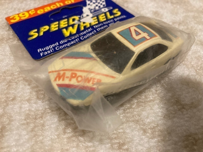 BMW 850 Yatming 1/64 pienoismalli