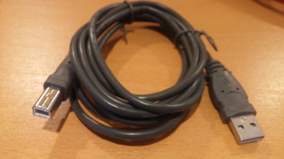 USB-kaapeli