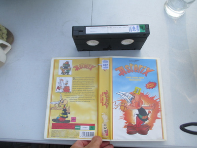 ASTERIX PIENI SUURI MIES GALLIASTA - r-kioskin vhs video