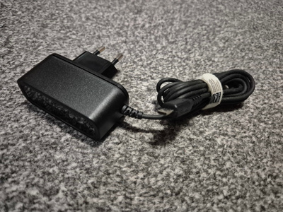 Nokia AC-10E laturi (micro-USB)