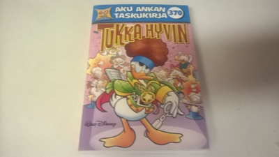 Aku Ankan taskukirja  370 Tukka hyvin