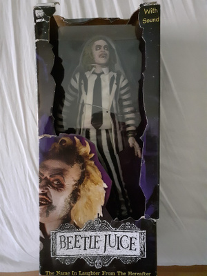 NECA Beetleguise figure RARE!!! 1/4   - HEAD HUNTER STORE.