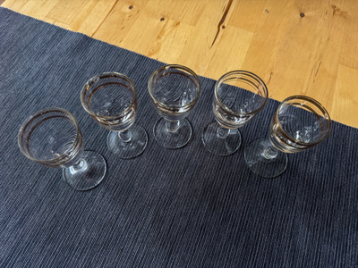 Raidalliset liköörilasit (5 kpl)