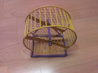 Metallinen pieni juoksupyörä