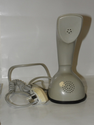 vanha retro harmaa ERICSSON COBRA PUHELIN
