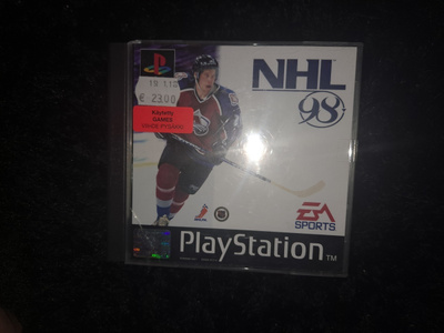 PS1 NHL 98 peli