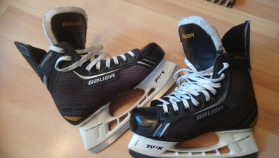 BAUER Supreme koko 40,5 jääkiekkoluistimet.