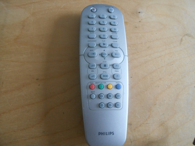 Alkuperäinen PHILIPS kaukosäädin.