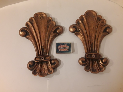 2 x vanha kullattu puukoriste