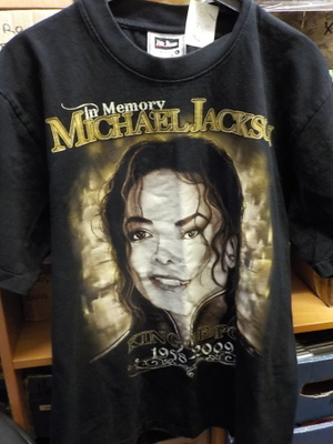 MICHAEL JACKSON - KING OF POP 1958-2009 T-PAITA KOKO L
