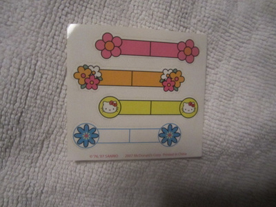 Pikkuinen Hello Kitty Tarra-arkki 4 tarraa