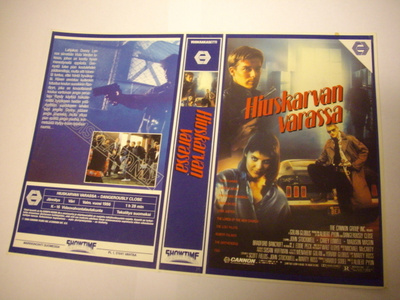 Vhs kansipaperi Fix - HIUSKARVAN VARASSA  (Sis.postikulut)