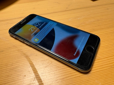 Iphone 6s  32 Gt + suojakuoret
