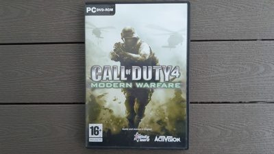 PC DVD: Call Of Duty 4: Modern Warfare peli (2007)
