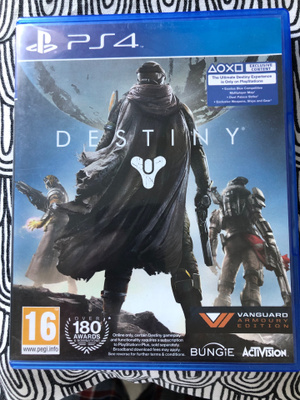 PS4: Destiny. 2014.