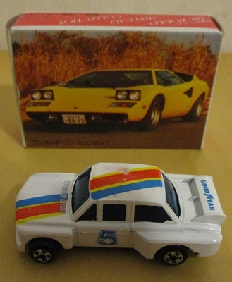 BMW 2002 Turbo Racing White 1969 Zylmex 1:64