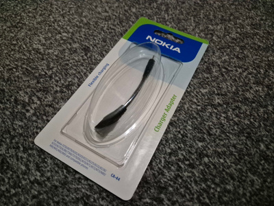 Nokia CA-44 laturiadapteri