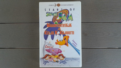 VHS: Stars Of Space Jam: Maantiekiitäjä Ja Kelju K. Kojootti