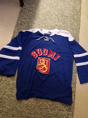 Suomifanipaita