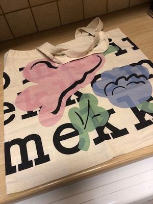 Marimekko Kukasta kukkaan -logokassi