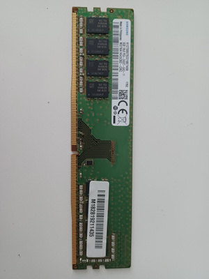3x8 Gt DDR4 RAM Corsair Vengeance ja Samsung