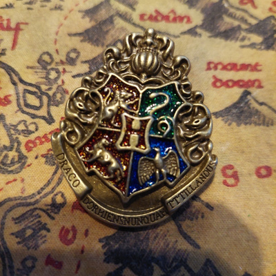 Harry Potterin 5 vaakuna pinssiä