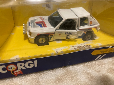 Peugeot 205 rally 80-luvun pienoismalli. Corgi. Timo Salonen