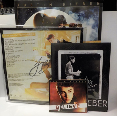 JUSTIN BIEBER BELIEVE-SETTI: 2LP, CD, KIRJA, KUVA+ NIMMARI w