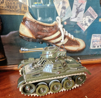 Vintage Gama Tank T.65 peltilelu hieno kunto