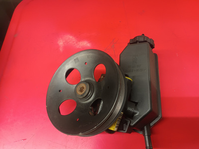 Ohjaustehostinpumppu Opel Vectra B. Käyttämätön.