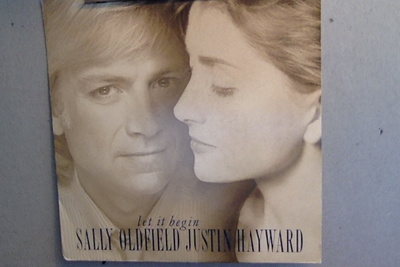 SALLY OLDFIELD-JUSTIN HAYWARD :: LET IT BEGIN :: VINYYLI 7"