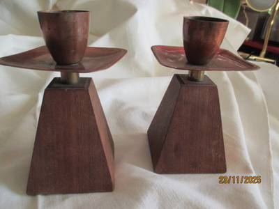 kynttilän jalat -60 luvulta  teak puu/kupari