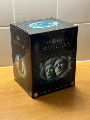 X-Files kaudet 1-9 + elokuvat Boksi  55x DVD