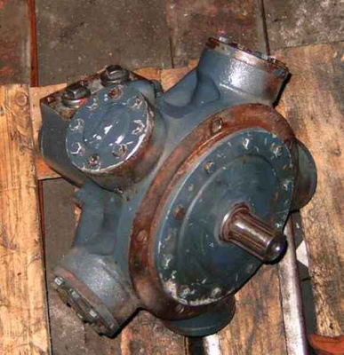 Hydraulinen tähtimäntämoottori myydään osina