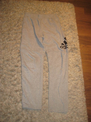**ADIDAS collegehousut , siisti koko 164 cm**