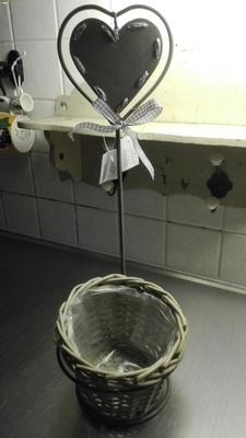 KIVA SYDÄNAIHEINEN TELINE KUKALLE / YRTILLE