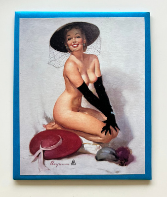 * Pin-up-magneetti * yllä vain hattu ja käsineet *