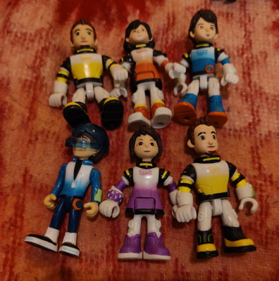 Miles from tomorrowland -hahmoja