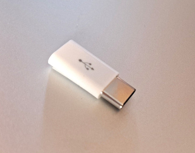Micro USB (naaras) - USB-C (uros) OTG Sovitin