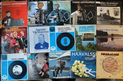 24 KPL SUOMALAISTA HANURIMUSIIKKIA LP-LEVYINÄ