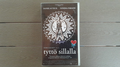 VHS: Tyttö Sillalla (Daniel Auteuil, Vanessa Paradis 1999)
