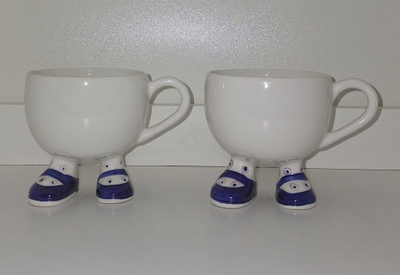 Carlton Ware kupit joilla on hauskat jalat