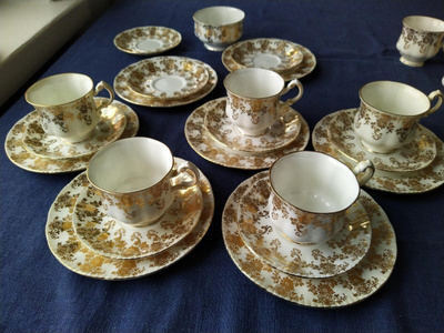 5 x kahvikuppi ym. royal standard bone china england