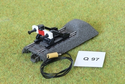 #Q97 Märklin C päätepuskuri valolla 24978