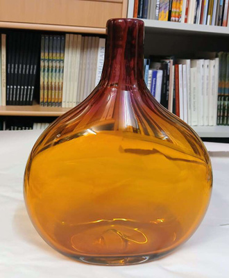Lasisirkus, Alma Jantunen taidelasipullo