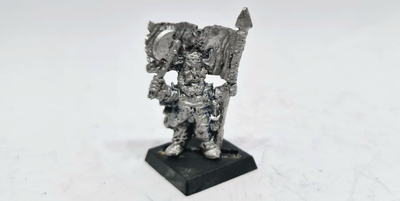 WHFB - Ironclaw Dwarf Standard Bearer [G87]