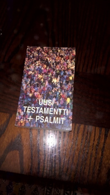 Hyväkuntoinen kirja Uusi Testamentti ja Psalmit